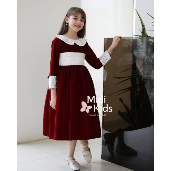 صورة فستان مخمل عنابي فاخر | صدر أبيض وأكمام براقة لإطلالة استثنائية - M3786